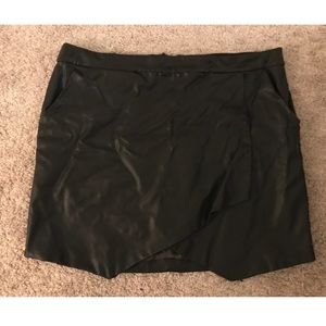 Faux leather Skirt with Pockets